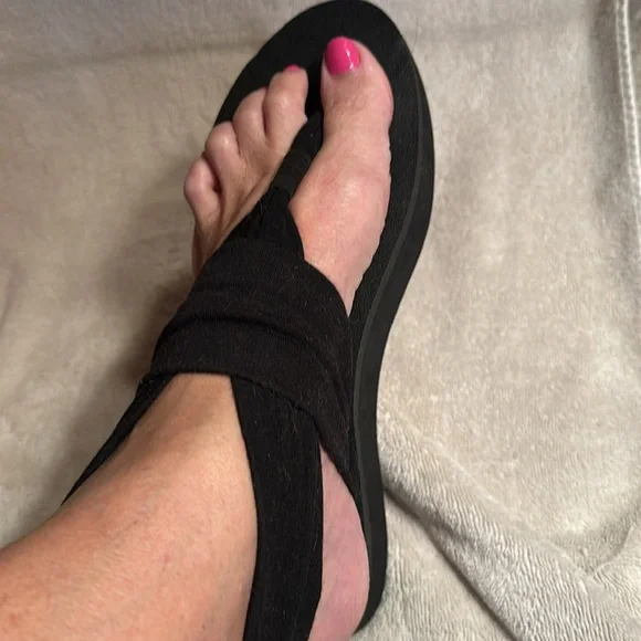 Sanuk black flatform sling sandal W11 EUC - Picture 5 of 6